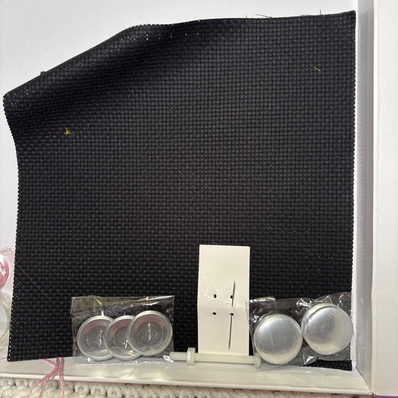 Spice Box KITS For Kids Cross Stitch 12 Projects Opened (See Descr.) - Picture 10 of 11